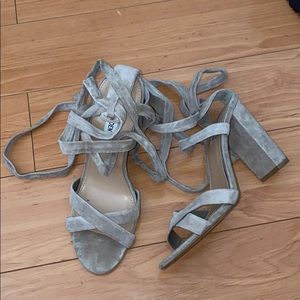 Steve Madden heel wrap around